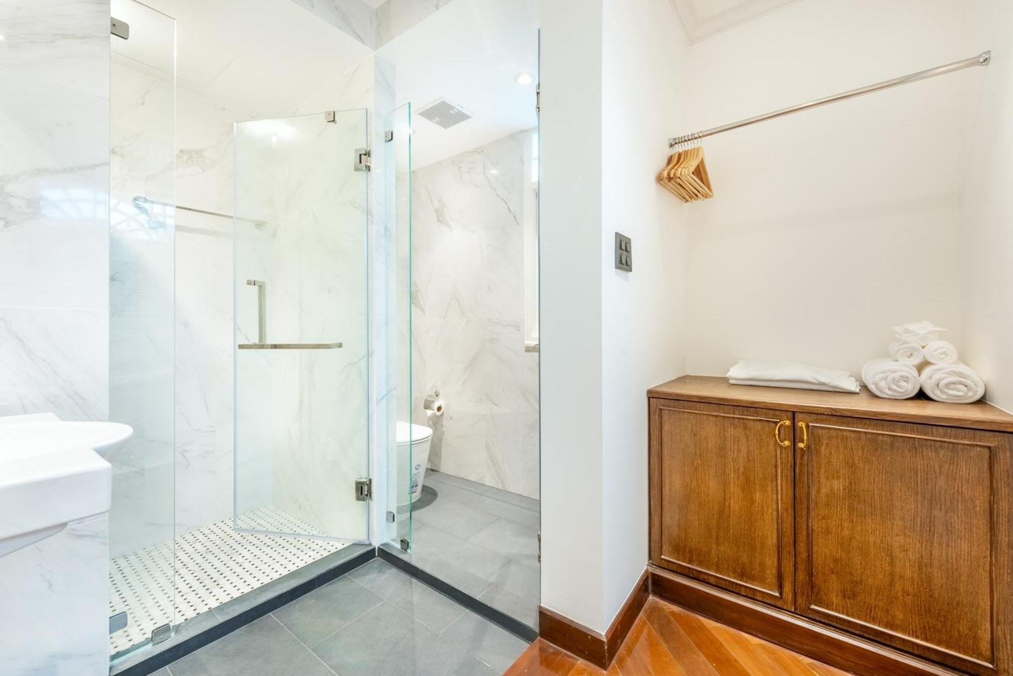 Large Double Room,1629385157:JPEG
